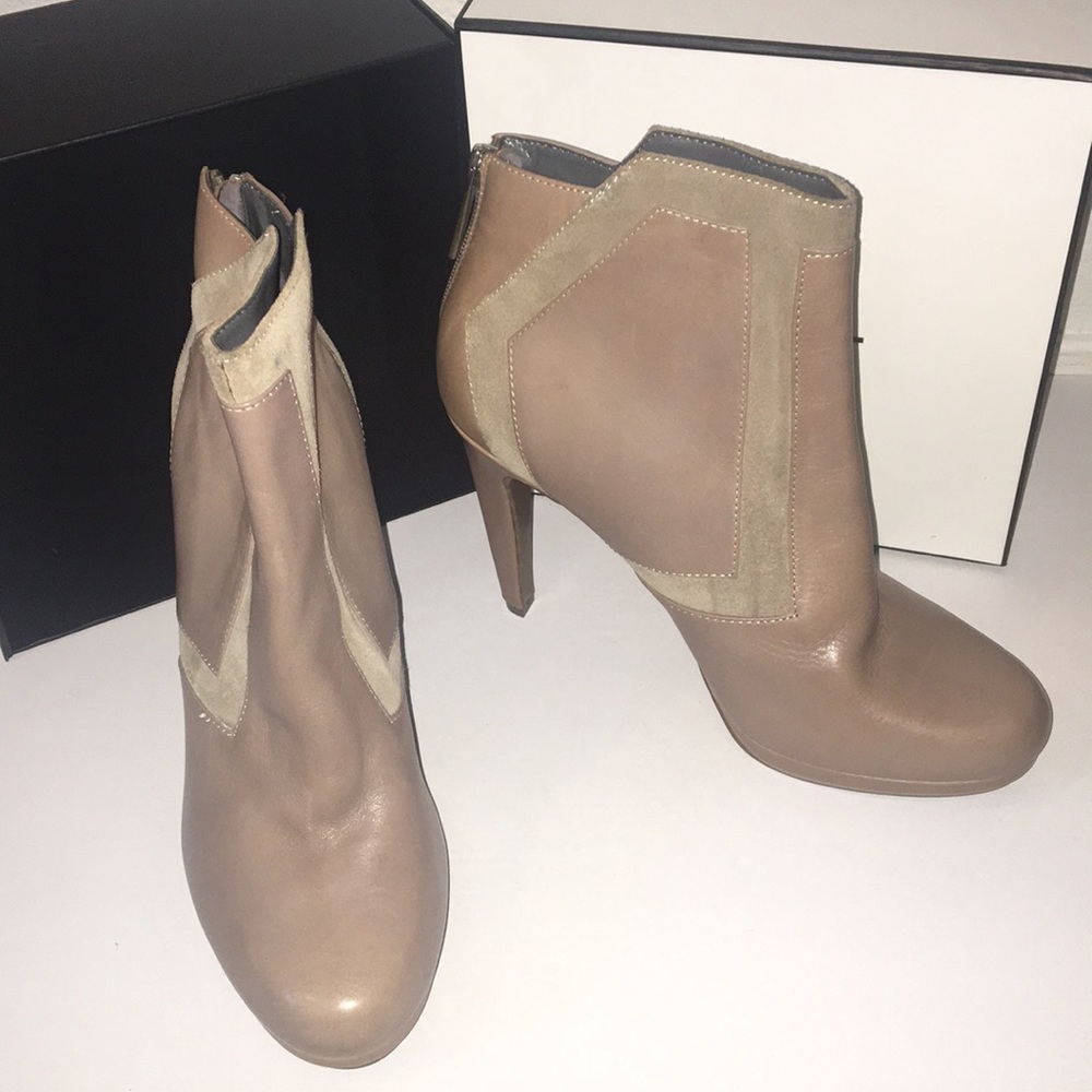 🆕*️⃣Calvin Klein booties